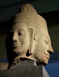 Divinité Angkor Thom Musée Guimet Eos 500 D 17092017 1