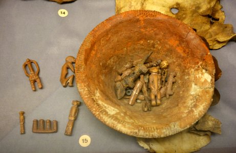 Divination tool (ngombo) - Chokwe - Royal Museum for Central Africa - DSC05910