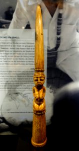 Divination tapper, Yoruba, Nigeria, 1800s, ivory - Rautenstrauch-Joest-Museum - DSC00262