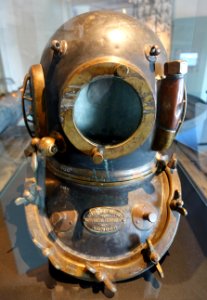 Diving helmet, Siebe Gorman & Co. Submarine Engineers London - Marinmuseum, Karlskrona, Sweden - DSC08864