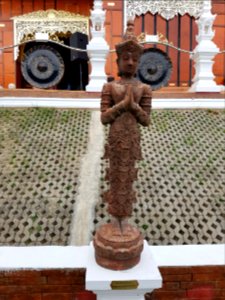 Divine statue - Wat Hiranyawat - Chiang Rai - 2017-01-02 - 002