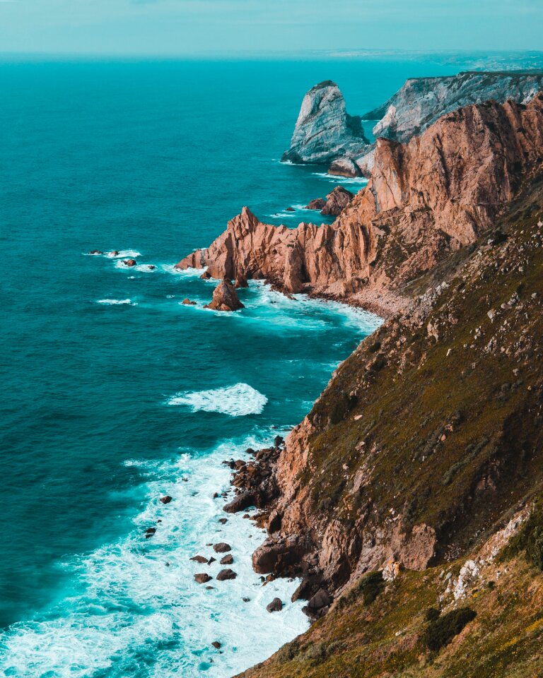 Water waves rocks
