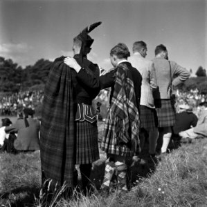 Doedelzakspelers tijdens de Highland Games, een negentiende eeuwse voortzetting , Bestanddeelnr 254-2840