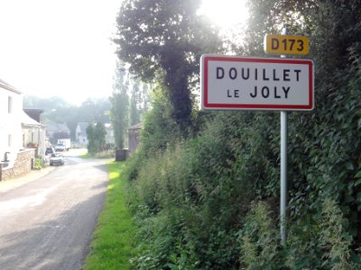 Douillet (Sarthe) entrée