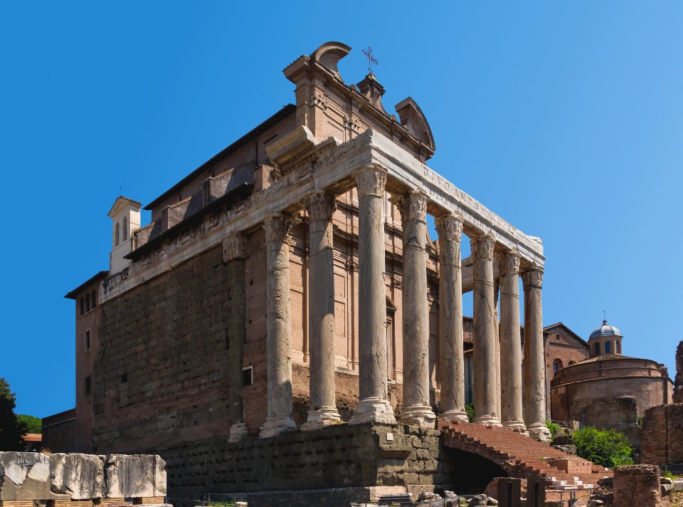 Divo Antonino Diva Faustina Temple Forum Romanum