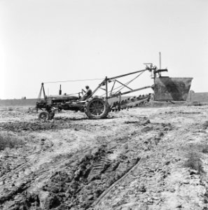 Drainage, arbeiders, werkzaamheden, Bestanddeelnr 160-0370