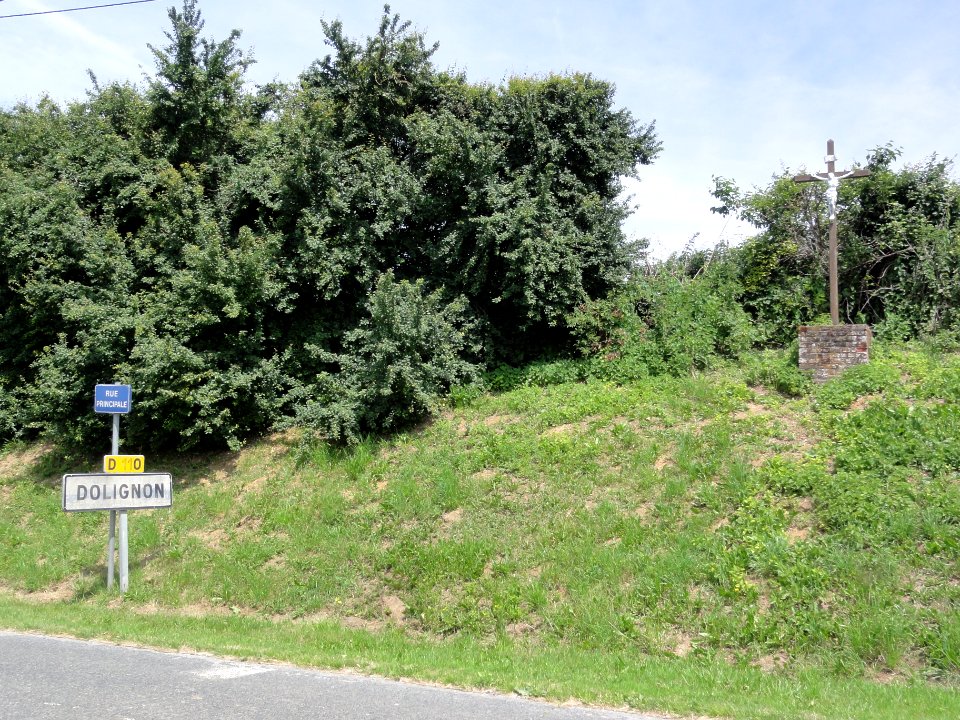 Dolignon (Aisne) city limit sign