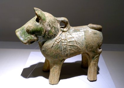 Dog figure, China, Eastern Han dynasty, 1st-3rd century AD, green glaze - Matsuoka Museum of Art - Tokyo, Japan - DSC07245