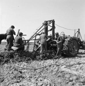 Drainage, arbeiders, werkzaamheden, Bestanddeelnr 160-0367