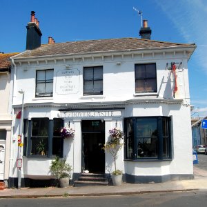 Dover Castle pub, 43 Southover Street, Hanover, Brighton (July 2019) (1)