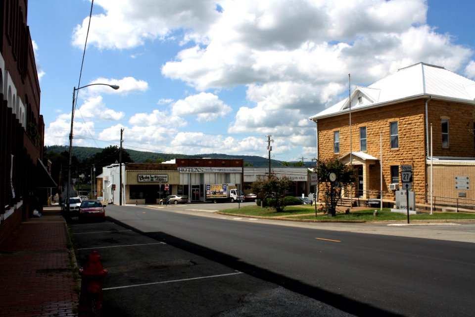 Downtown Marshall, Arkansas, facing south