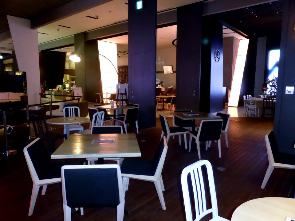 DOWN STAIRS COFFEE in Mercedes-Benz Connection Osaka (1)