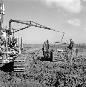 Drainage, machines, buizen, heusden, altena, Bestanddeelnr 160-0556
