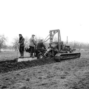 Drainage, machines, arbeiders, ende van den j, kessel van gebr, Bestanddeelnr 160-0442
