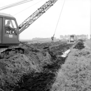 Drainage, machines, arbeiders, verbeteringen, noorderdwarsdijk, Bestanddeelnr 160-0532