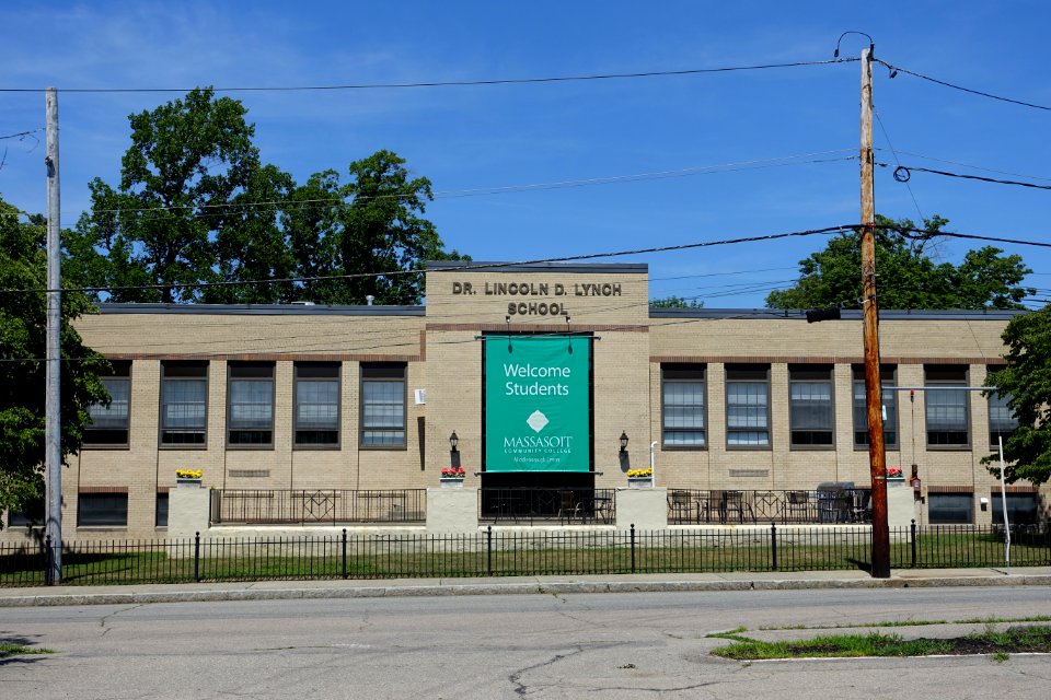 Dr. Lincoln D. Lynch School - Middleborough, Massachusetts - DSC04070