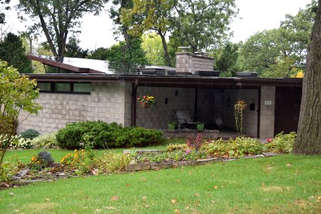 Dr. Charles and Judith Heidelberger House