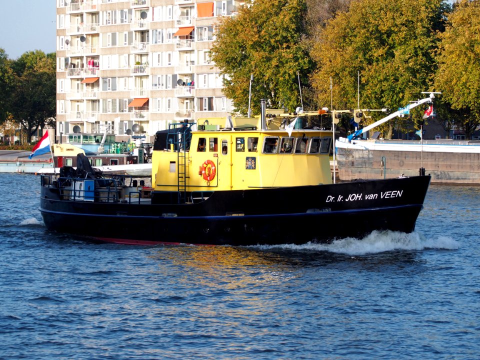 Dr. Ir. JOH. van VEEN, ENI 02606459 at the Amsterdam-Rhine Canal, pic2
