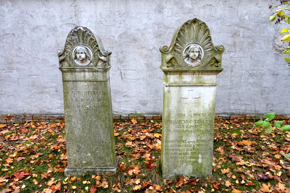 Dr. G. W. Stueber and wife - Dorotheenstädtischer Friedhof - Berlin, Germany - DSC00296