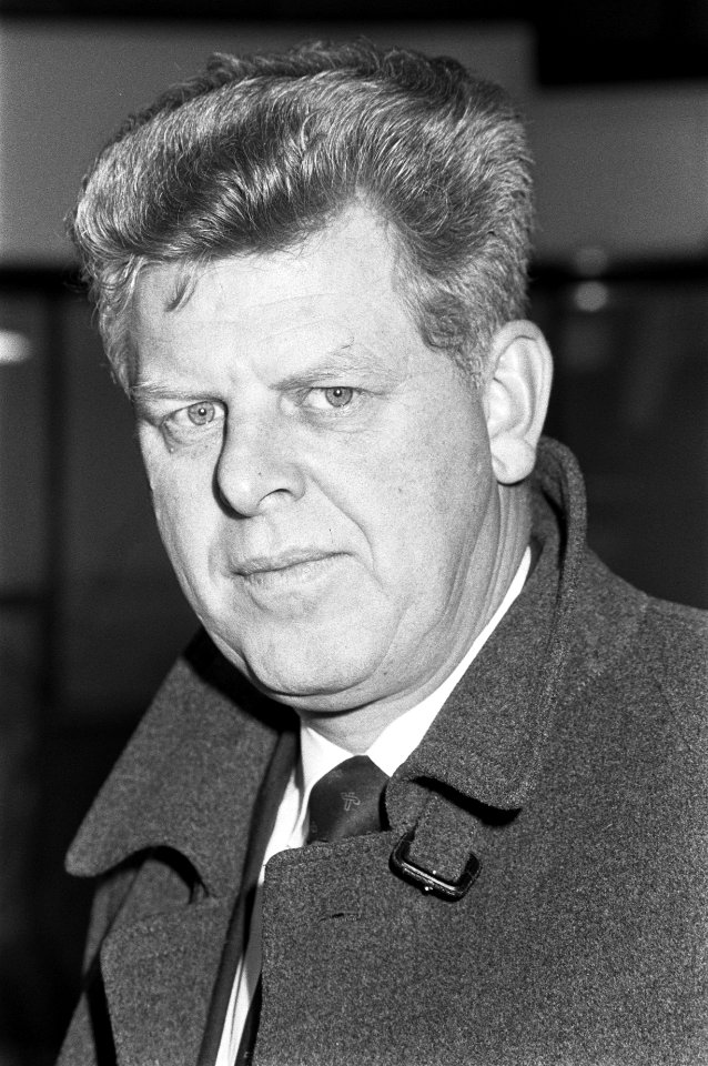 Dr. W.F. Duisenberg (op Schiphol), Bestanddeelnr 931-8480