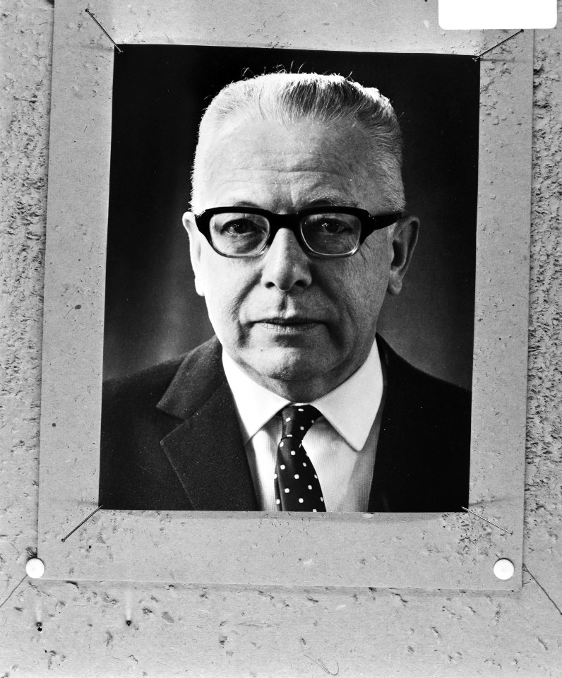 Dr. Gustav Heinemann , bondspresident West-Duitsland, Bestanddeelnr 922-9938