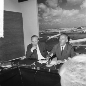 Dr. L. de Jong terug van onderzoek activiteiten Claus in Tweede Wereldoorlog , d, Bestanddeelnr 917-9063