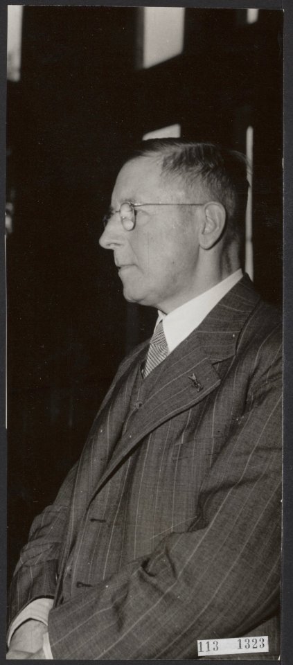 Dr. J.A. Ringers, minister van Openbare Werken en Wederopbouw, Bestanddeelnr 113-1323