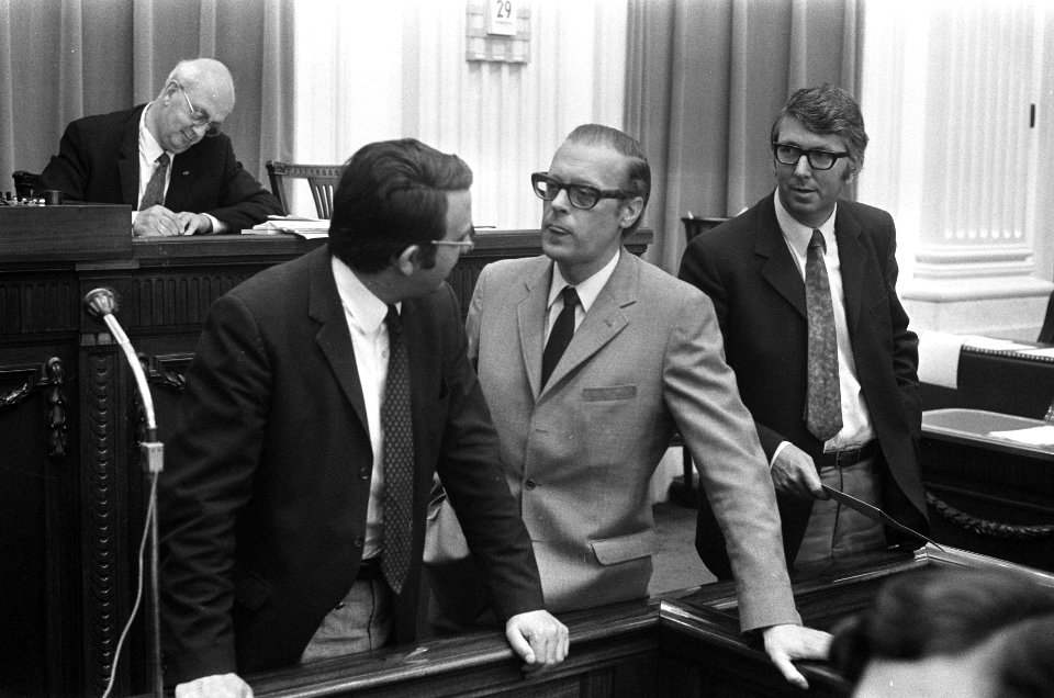 Dr. mr. H. J. Roethof (PvdA) tijdens de behandeling in de Tweede Kamer (m), Bestanddeelnr 925-7052