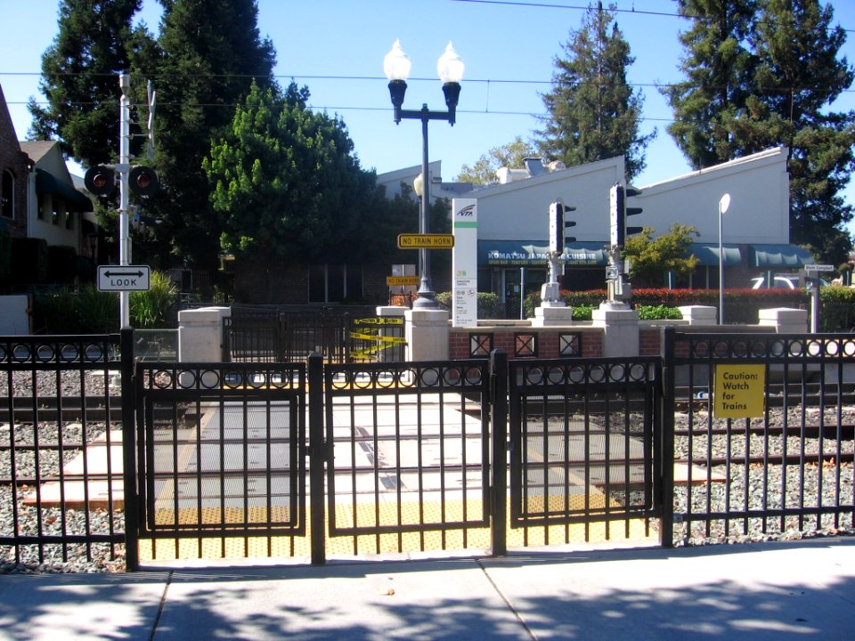 Downtown Campbell VTA 1059 07