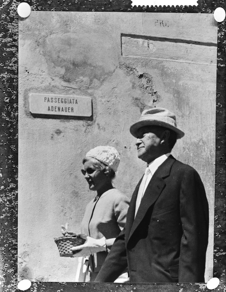 Dr Konrad Adenauer in Italie in Cadenabbia, Bestanddeelnr 911-3417