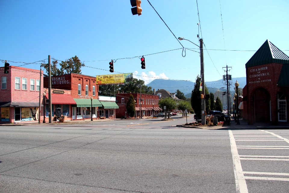 Downtown Chatsworth, Georgia, Sept 2017 1