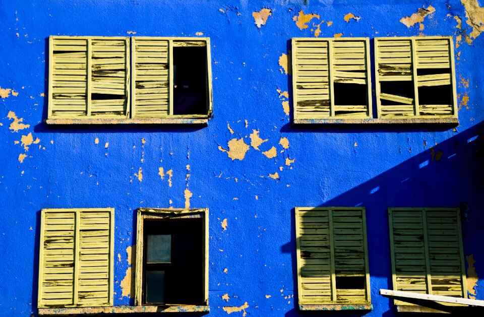 Blue shadow light