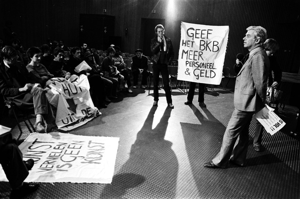 Directeur Edy de Wilde van het. Stedelijk Museum te Amsterdam en verantwoordelij, Bestanddeelnr 930-5161