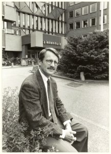 Directeur Jelle Jan Klinkert van het St. Joannes de Deo-ziekenhuis. NL-HlmNHA 54031406