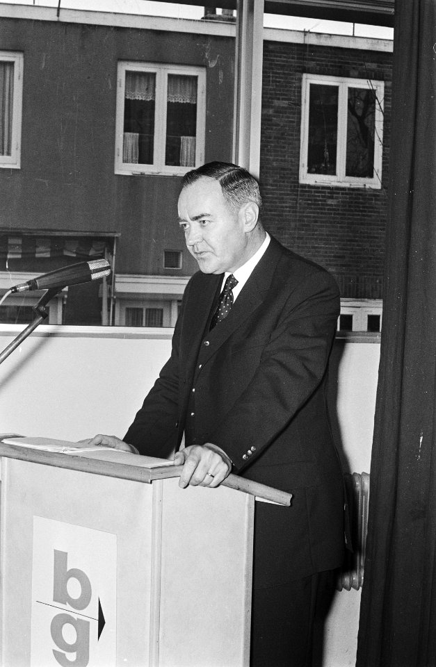 Directeur van de Bankgirocentrale Van Wingerden aan het woord, Bestanddeelnr 924-4286