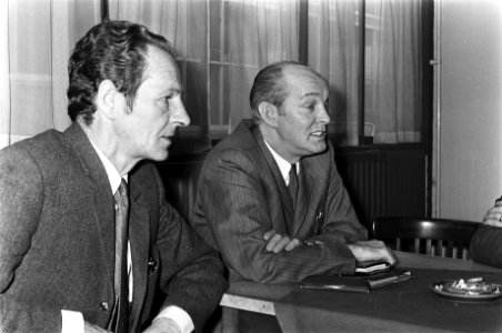 Directie tijdens een vergadering, Bestanddeelnr 924-3513