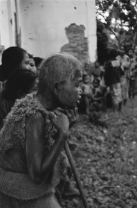 De door de T.N.I. gedwongen geevacueerde bevolking van Banjoe Biroe (Semarang se, Bestanddeelnr 424-4-2