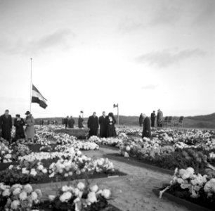 De erebegraafplaats Bloemendaal in Overveen, Bestanddeelnr 255-9111