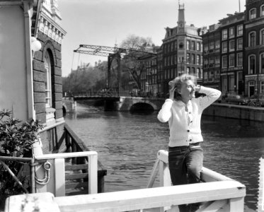 De beroemde Duitse filmster Lilian Harvey in Amsterdam, Bestanddeelnr 910-3074