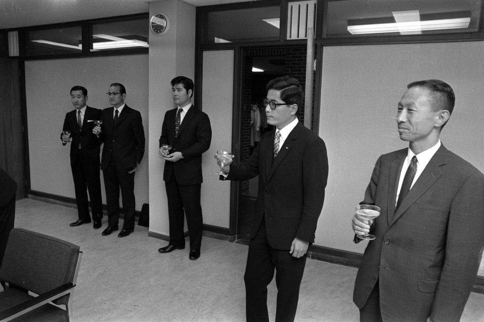 Directieleden van de Bank of Tokyo, Bestanddeelnr 925-6720