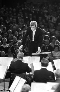 Dirigent Edo de Waart dirigeert het Concertgebouw-orkest, Bestanddeelnr 919-7332
