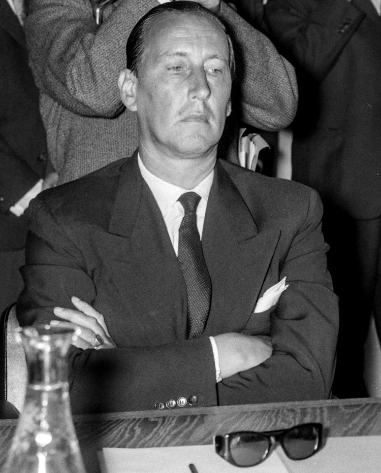 Dirk Spierenburg, cropped from Installatie van de nieuwe autoreitiet van de EKSG te Luxemburg, Bestanddeelnr 910-6755