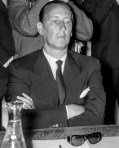 Dirk Spierenburg, cropped from Installatie van de nieuwe autoreitiet van de EKSG te Luxemburg, Bestanddeelnr 910-6755