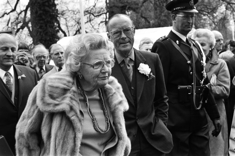 Defile Soestdijk Juliana en Bernhard, kop, Bestanddeelnr 928-5504