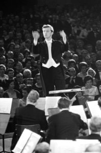 Dirigent Edo de Waart dirigeert het Concertgebouw-orkest, Bestanddeelnr 919-7331