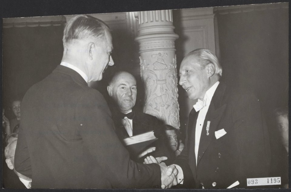 Dirigenten, huldigingen, burgemeesters, commissarissen der koningin, Horst A. va, Bestanddeelnr 093-1195