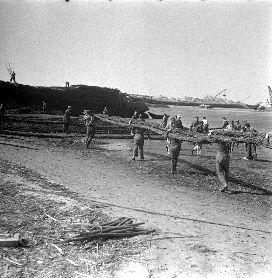 De Schelphoek op Schouwen. Film transport zinkstukken, Bestanddeelnr 905-8271