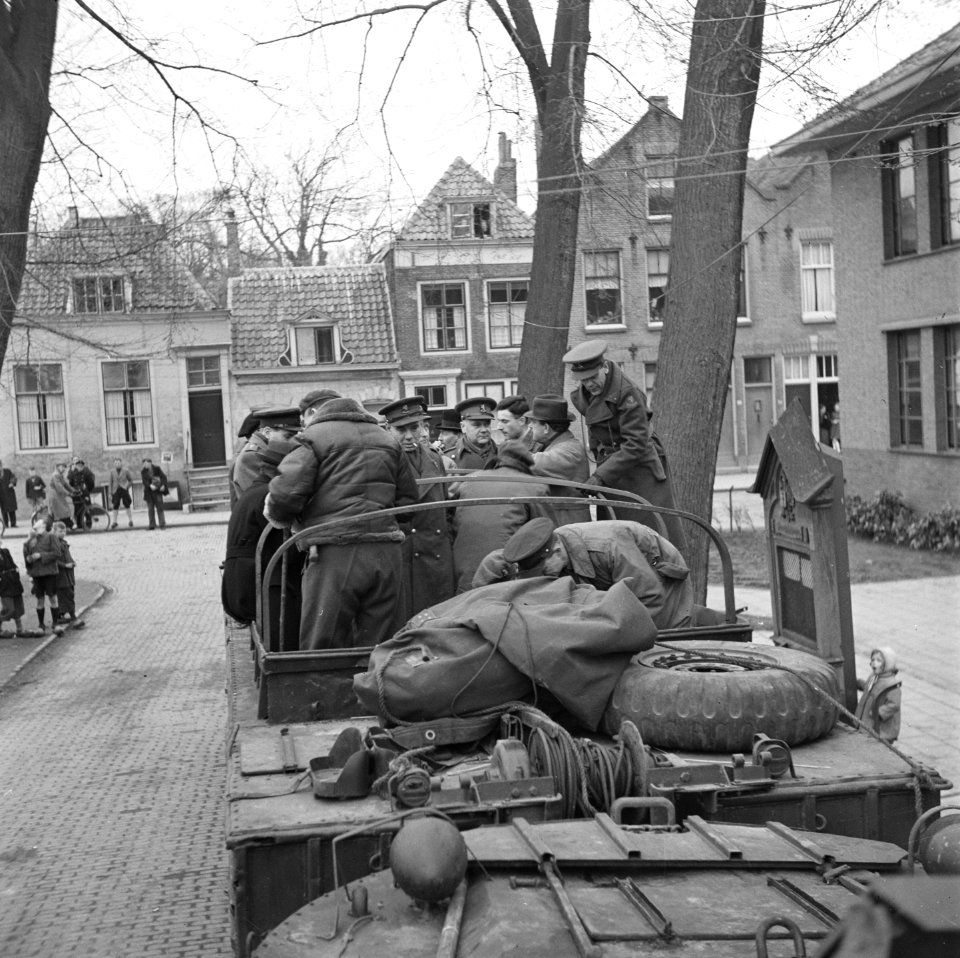 De tocht wordt gemaakt per DUKW (amfibievoertuig), Bestanddeelnr 900-2321