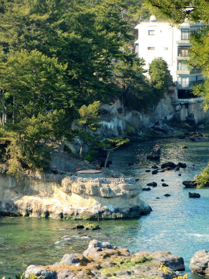 Disappearance of Rokkaku-do after 2011 Sendai Earthquake