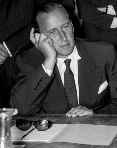 Dirk Spierenburg, cropped from Installatie van de nieuwe autoreitiet van de EKSG te Luxemburg, Bestanddeelnr 910-6758